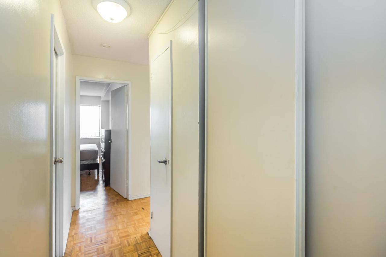 Toronto Furnished Living-Gerard Apartment Luaran gambar