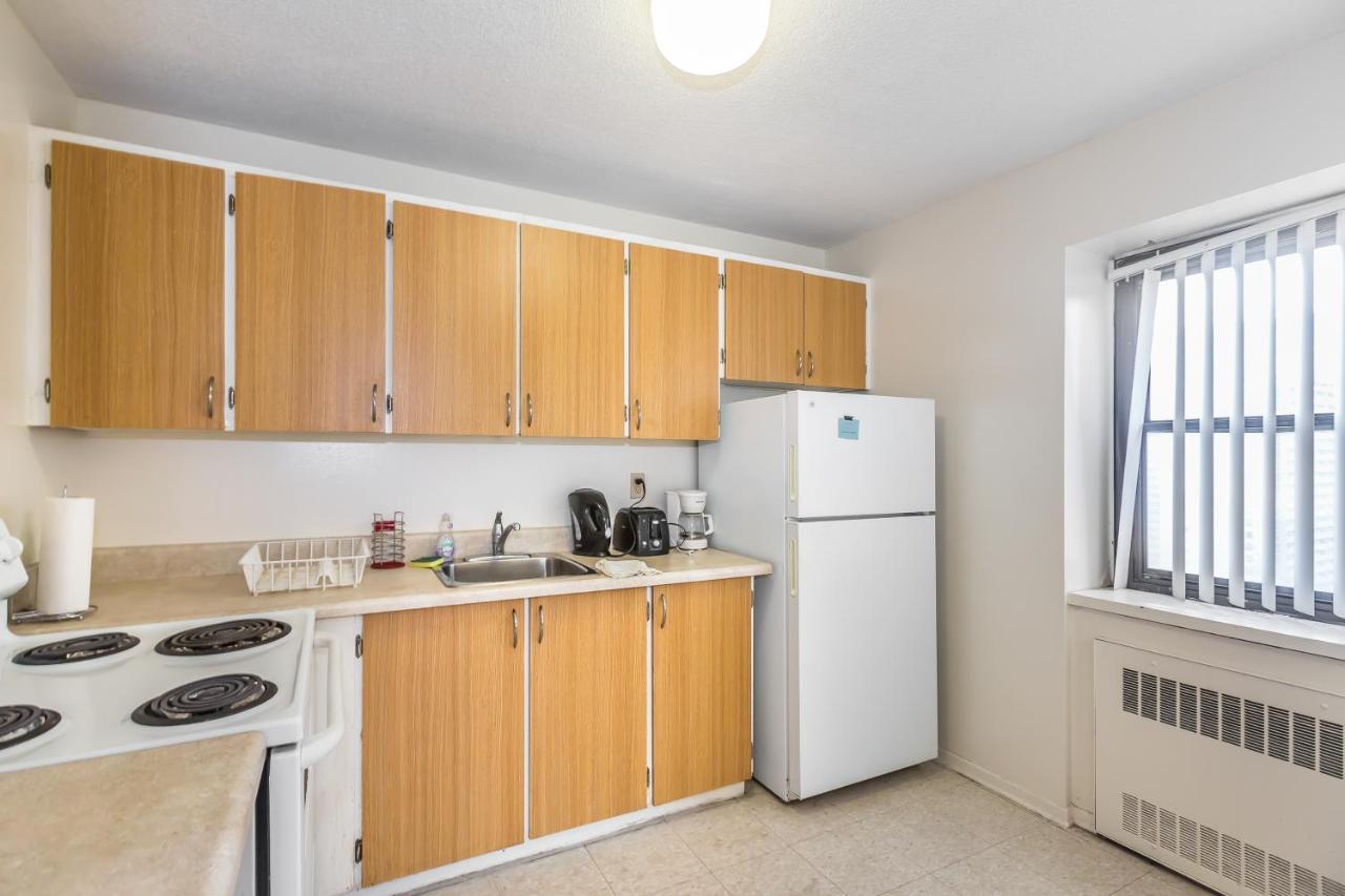 Toronto Furnished Living-Gerard Apartment Luaran gambar