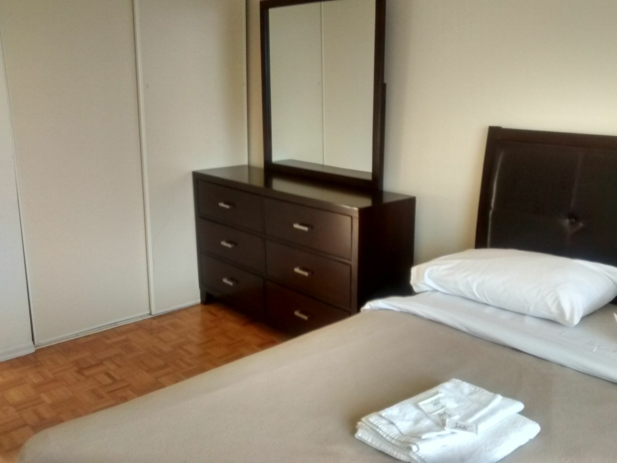 Toronto Furnished Living-Gerard Apartment Luaran gambar