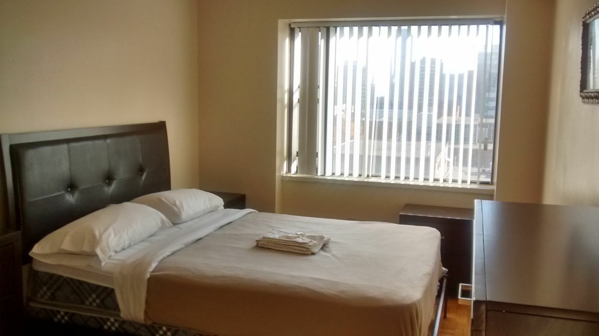 Toronto Furnished Living-Gerard Apartment Luaran gambar